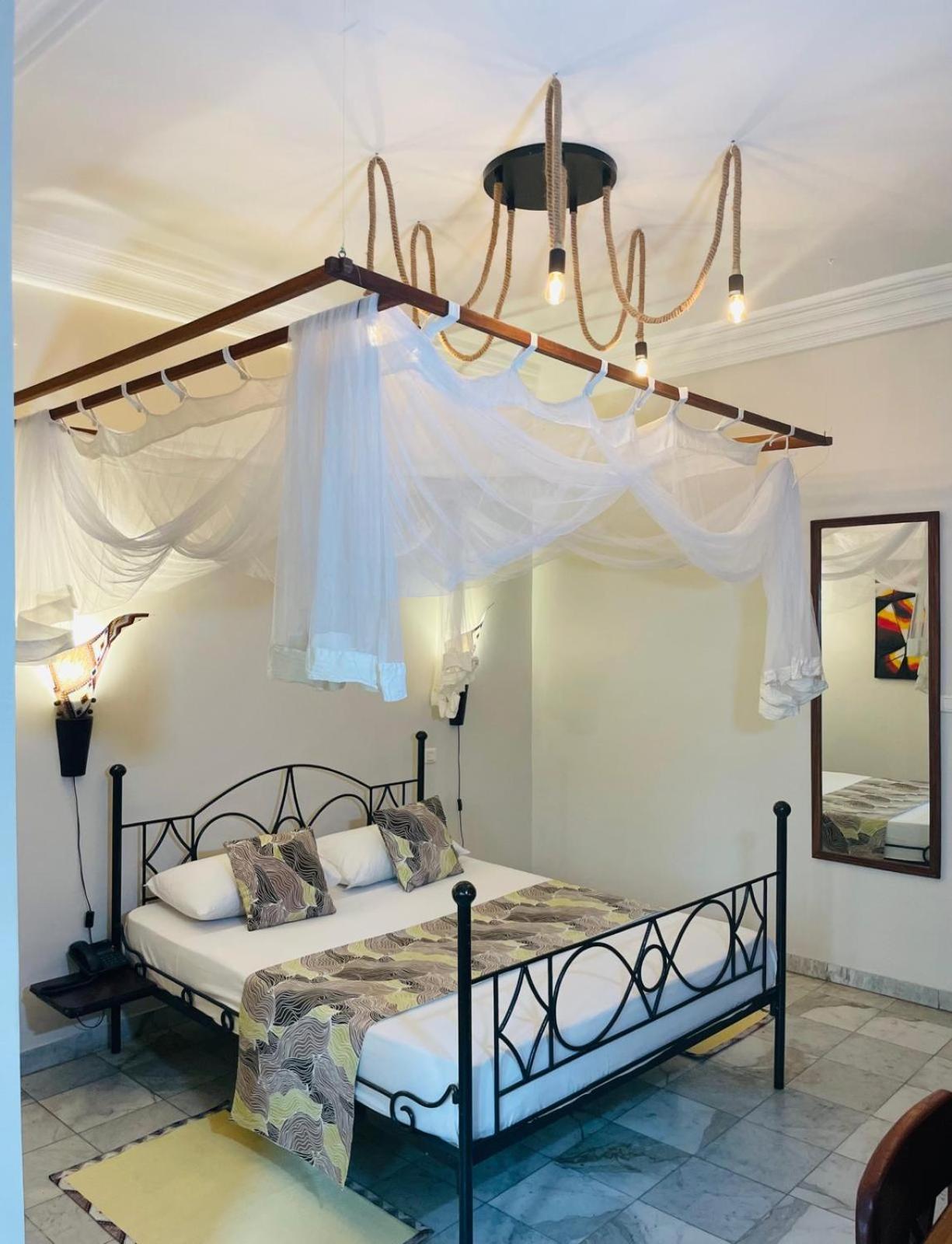 Le Lodge Des Almadies Dakar Exterior photo