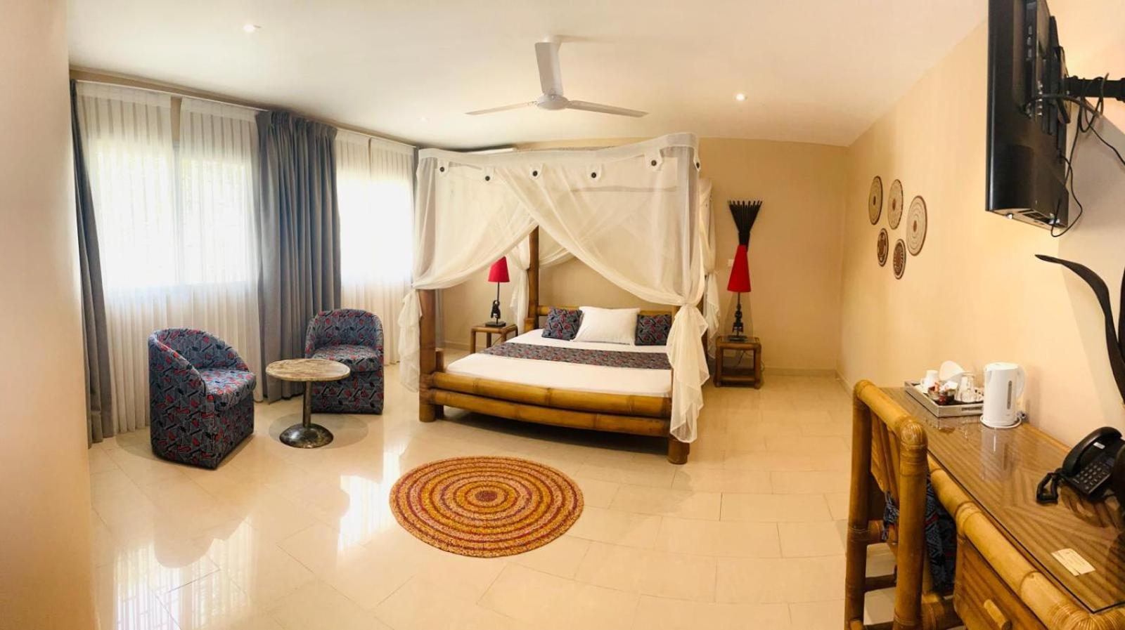 Le Lodge Des Almadies Dakar Exterior photo